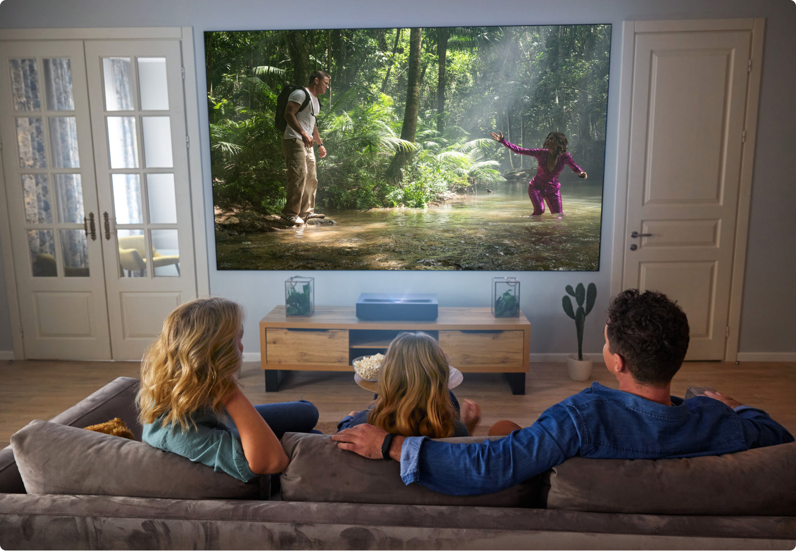 https://eu.formovie.com/cdn/shop/articles/Summer_movie_recommendation.jpg?v=1685009550